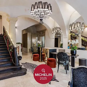 5* Hotel Unicus Palace Old Town - Destigo